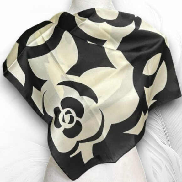 Accessories - Black & Ivory Scarf with Oversized Floral Print – Elegant Square Shawl